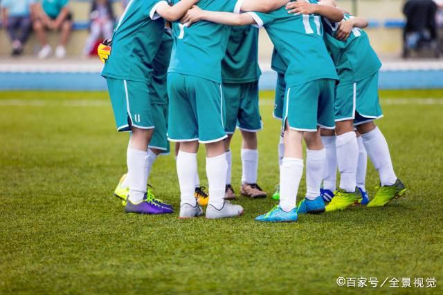 组图：韩国队训练备战 孙兴慜步伐稳健 精神饱满